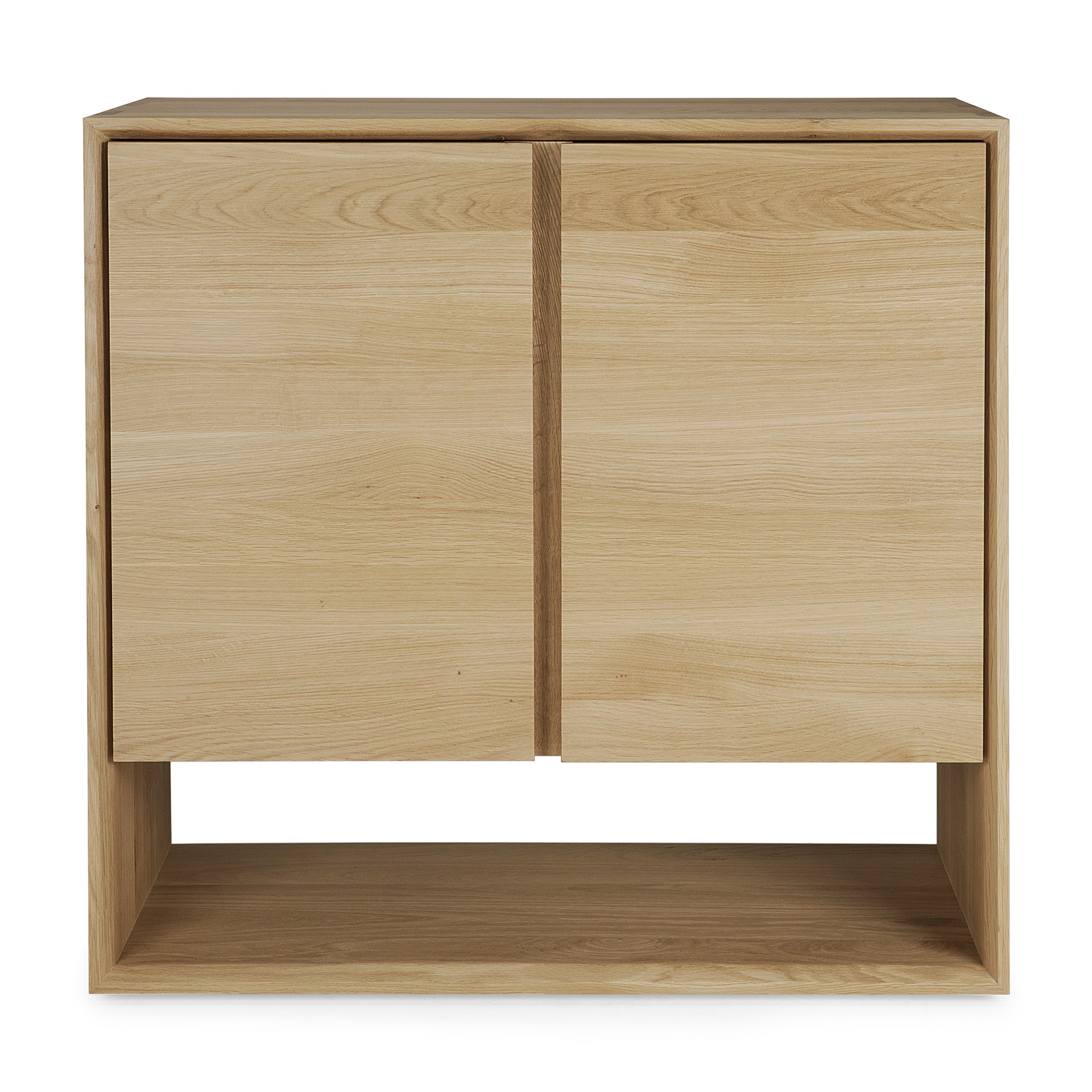 51436_Nordic_sideboard_front_c